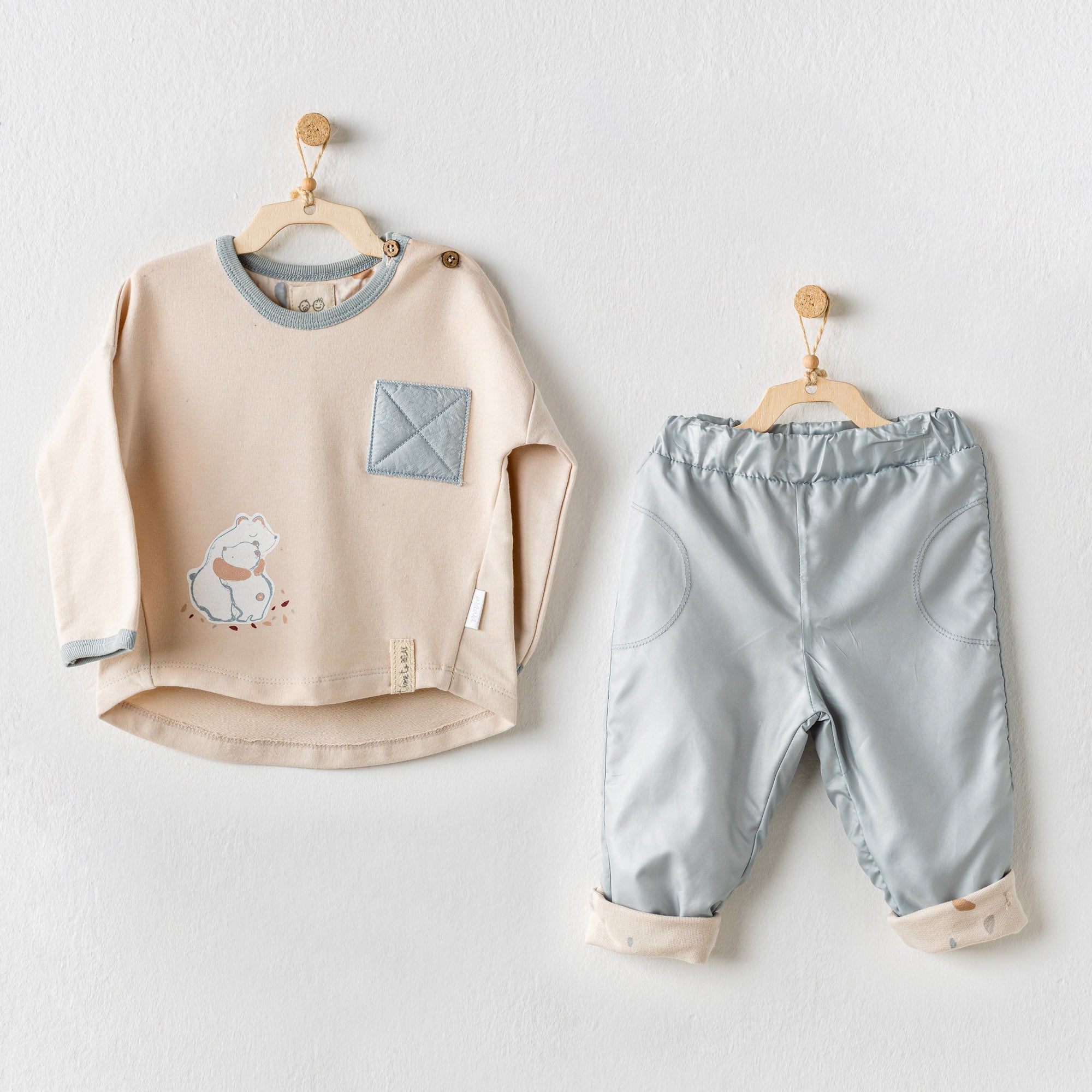 Beige Bear Graphic Pocket Outfit