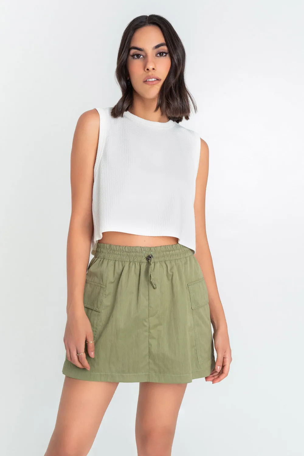 Falda short cargo cintura elástica con jareta