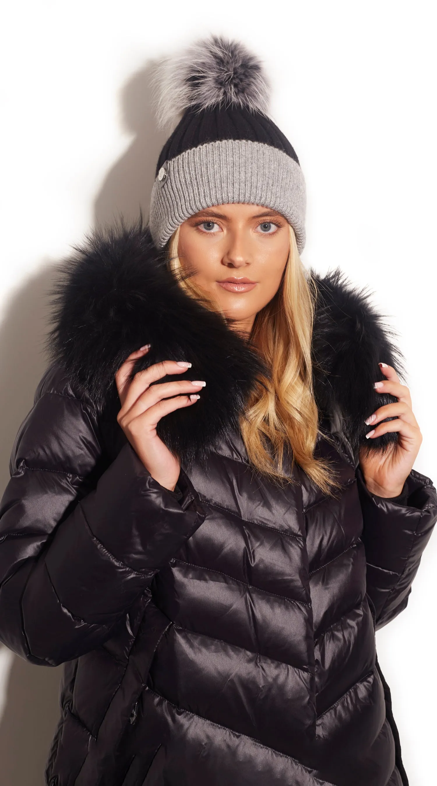 Harley Pom Pom Hat - Black/Grey