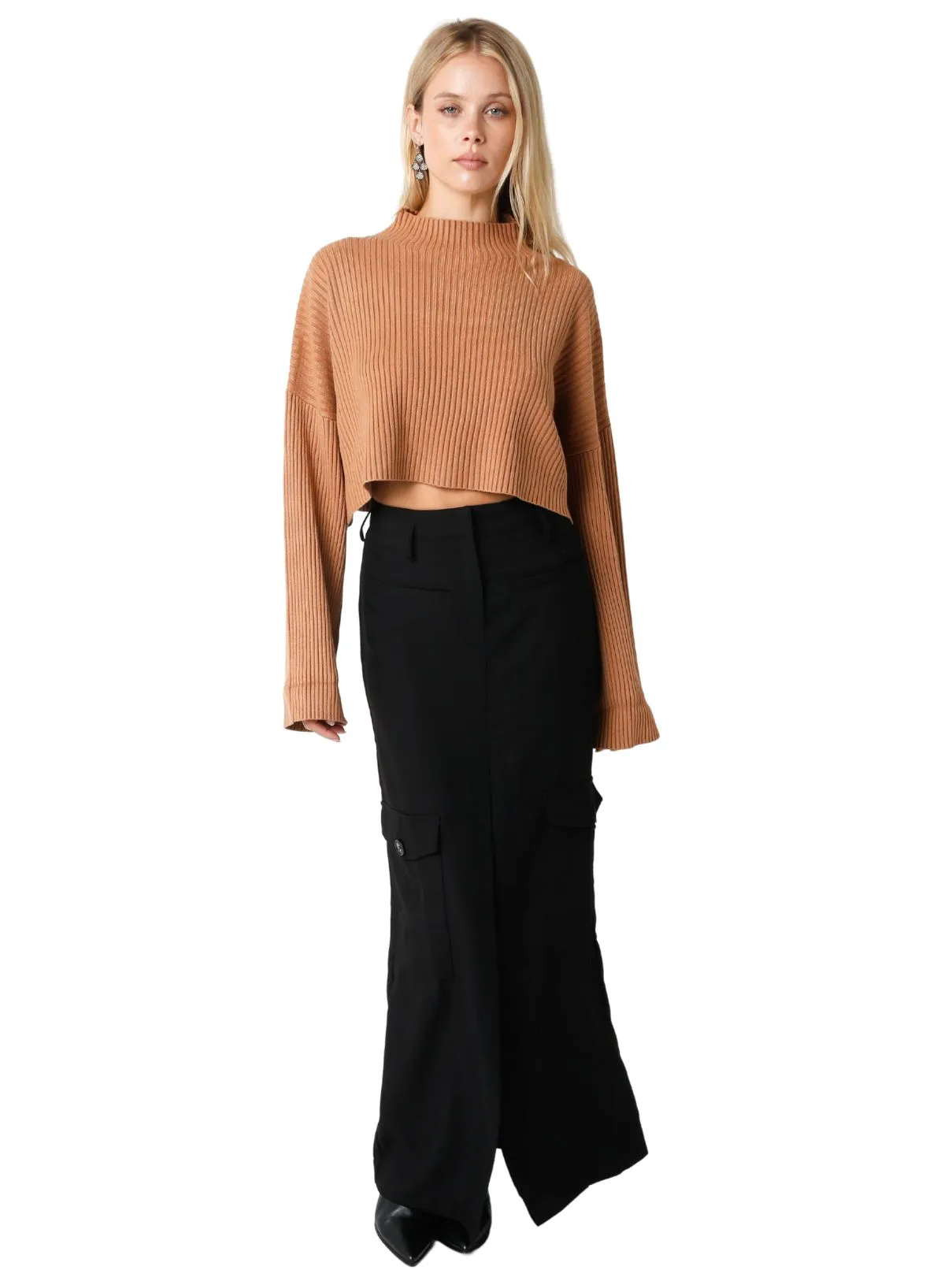 Ribbed Crop Sweater in Mocha