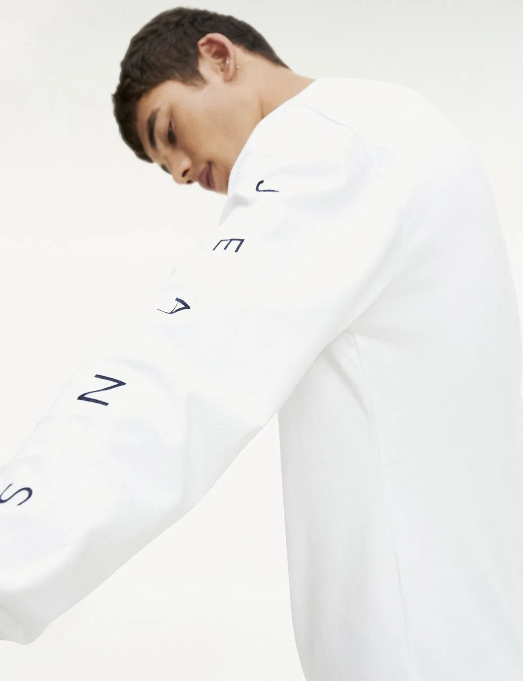 Tommy Jeans Novel Logo Long Sleeve T-Shirt - White